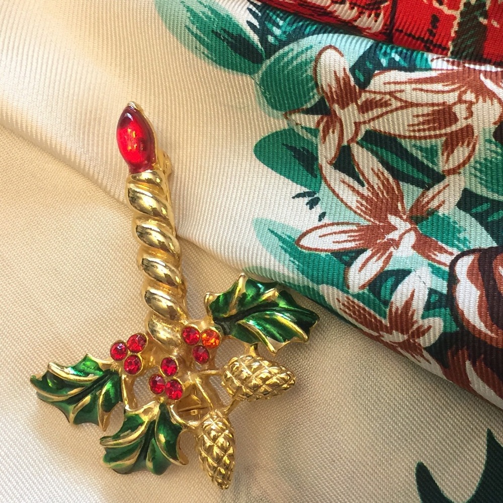 Vintage Vante Brooch Christmas Candle & Holly